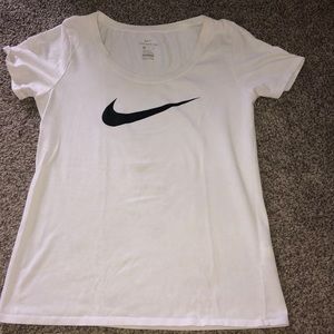 white nike t-shirt
